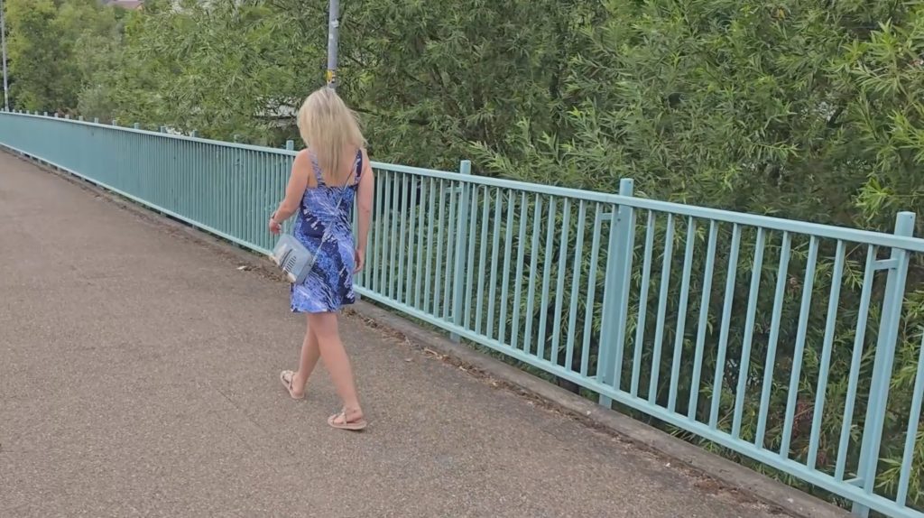 Annabel Massina Porno Video: Auslaufende Milf Schlampe geht auf Fickfang mit Sperma Spiele