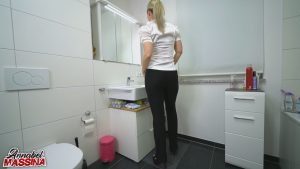 Annabel Massina Porno Video: Mit Sperma verschmierten Arsch zerFickt zum Meeting