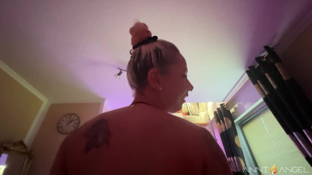 Anni Angel Porno Video: Geiler POV Quicky !