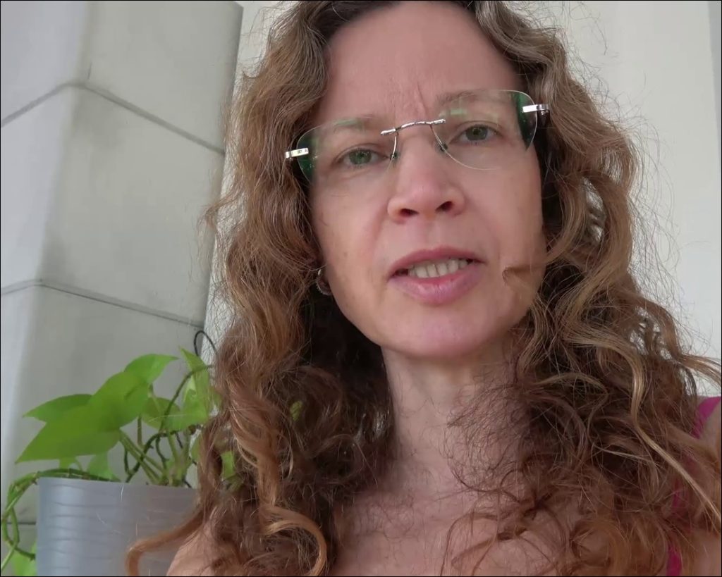 Annika Rose Porno Video: Die Lehrerin erklärt