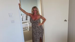 Candy Samira Porno Video: 25 Jähriger Bursche vom Hotel Pool spritzt mir ins Maul und fickt weiter! Doppelcumshot