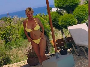 Candy Samira Porno Video: Der neue Poolboy weiß jetzt