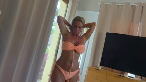 Candy Samira Porno Video: Ein Fick gegens Maulhalten