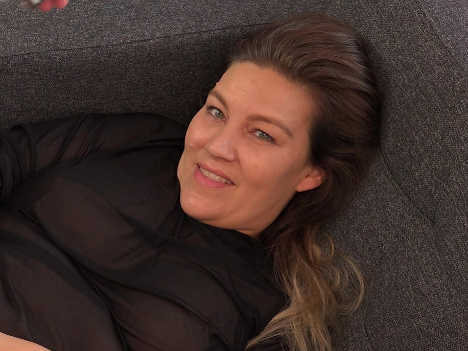 Daddys Luder Porno Video: Dreifache Penetration mit 5 Orgasmen macht mich so fertig