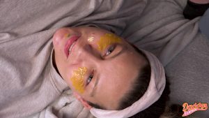 Daddys Luder Porno Video: Wellness-Date eskaliert! Harter Sex bis zur dickflüssigen Cum-Maske deluxe