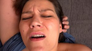 Daddys Luder Porno Video: Wieso wird beim Arschficken meine Fotze so feucht?