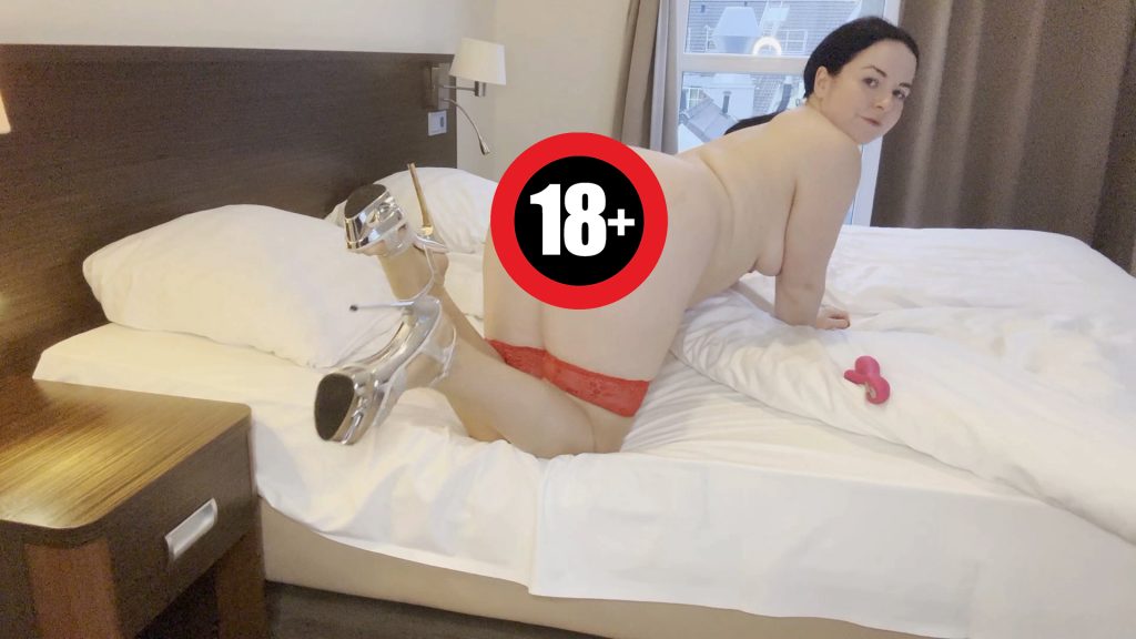 EmmaSecret Porno Video: Heftiger USERWUNSCH in High Heels!