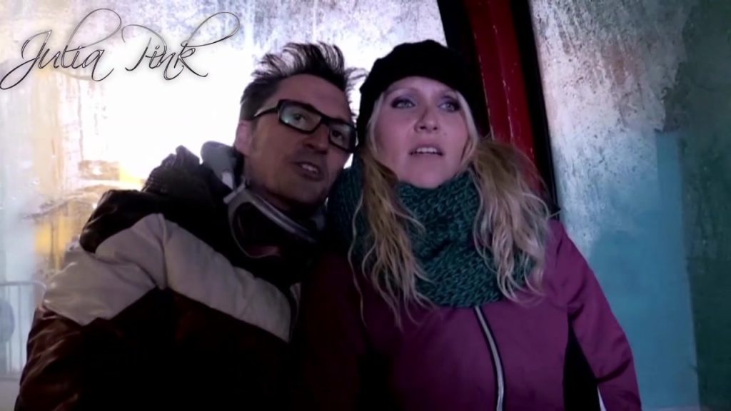 Julia Pink Porno Video: Public Blowjob in der Gondel