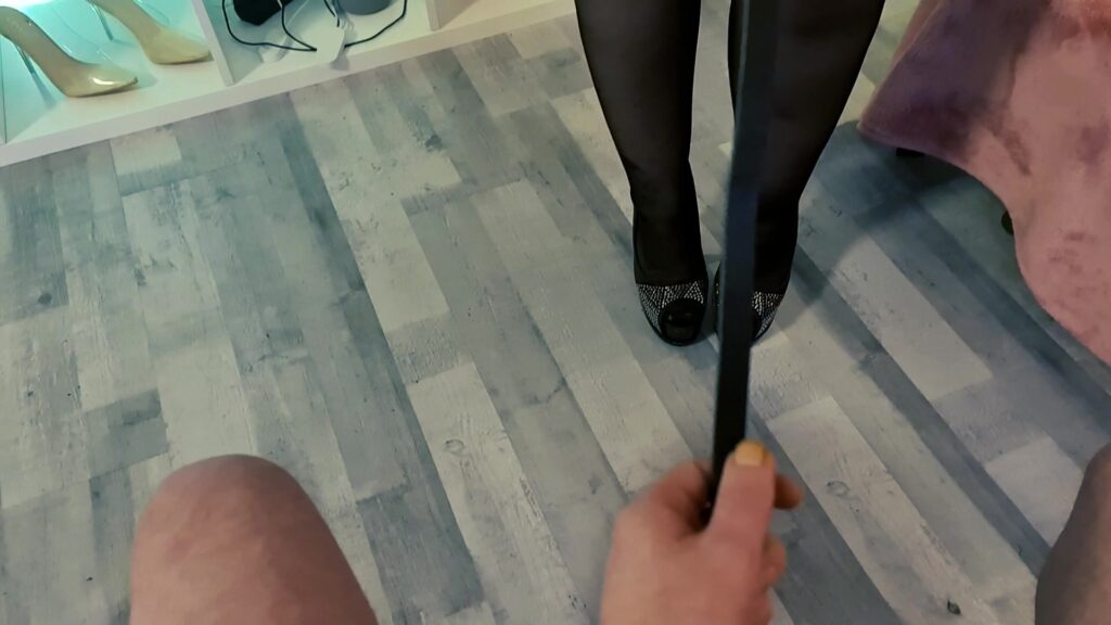 MariellaSun Porno Video: Extrem Deepthroat Bitch!