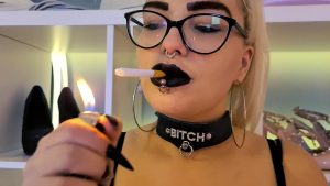 Mariella Sun Porno Video: Gothic Smoking Blowjob!