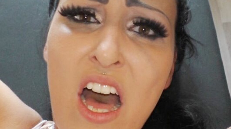 Mira Grey Porno Video: Arschfick und Sperma im Mund