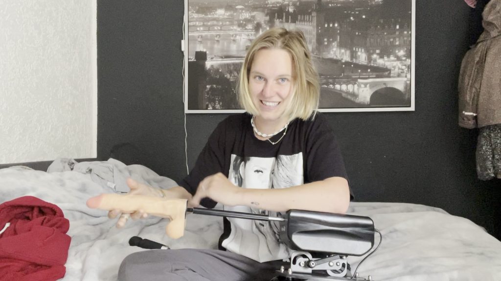 Nina-König Porno Video: Fick-Maschine Ist das geil !!! Zerfetz hat sie mich