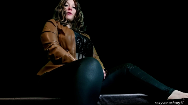 SexyVenushuegel Porno Video: Bitte Bitte darf ich meinen Samen fressen