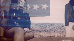 SexyVenushuegel Porno Video: Geflüsterte Wichsgeschichte - Das Speichelopfer