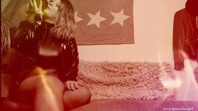 SexyVenushuegel Porno Video: Geflüsterte Wichsgeschichte - Die Pissfotze